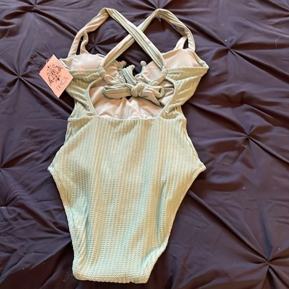 NWT BECCA Mineral Line In The Sand One-piece Swimsuit Size Small - Picture 4 of 8
